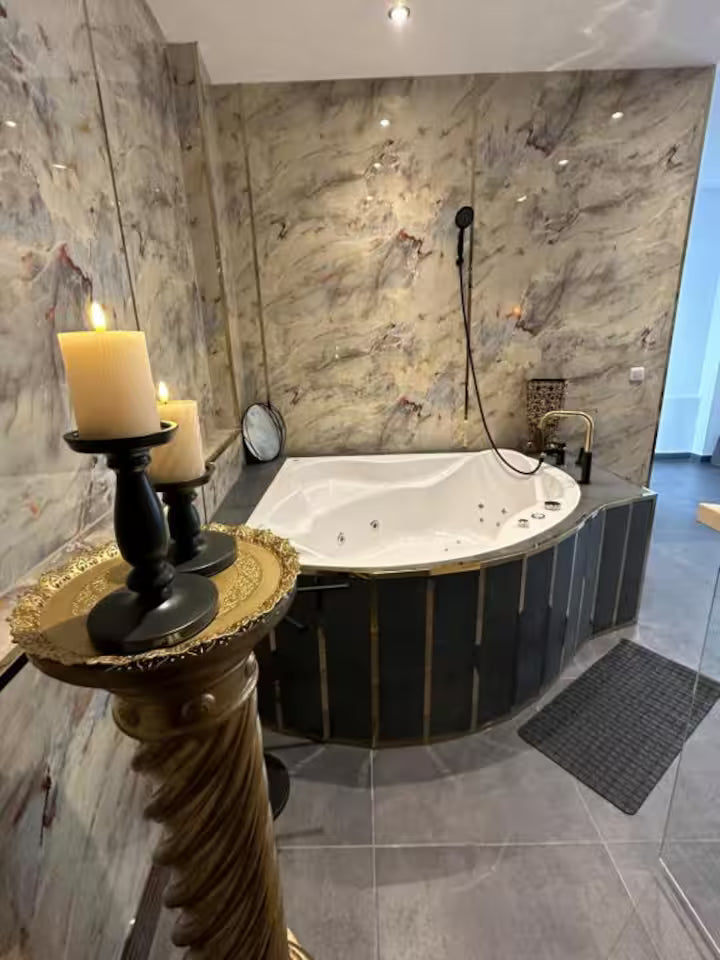 đź‘‘ Suite Royale
